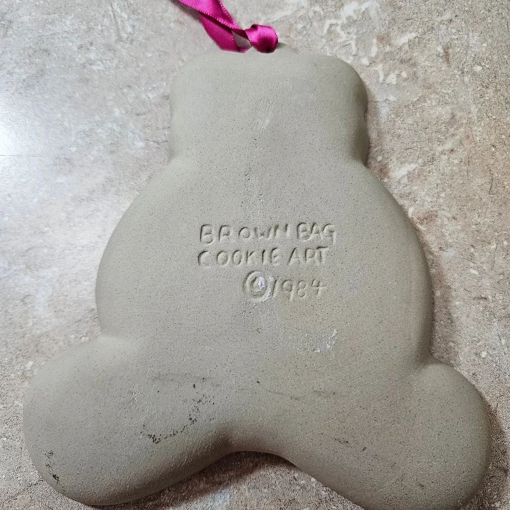 Brown Bag Cookie Art Teddy Bear Cookie Mold Stamp press 1984 Vintage Ornament‎